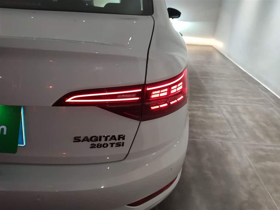 Volkswagen Sagitar