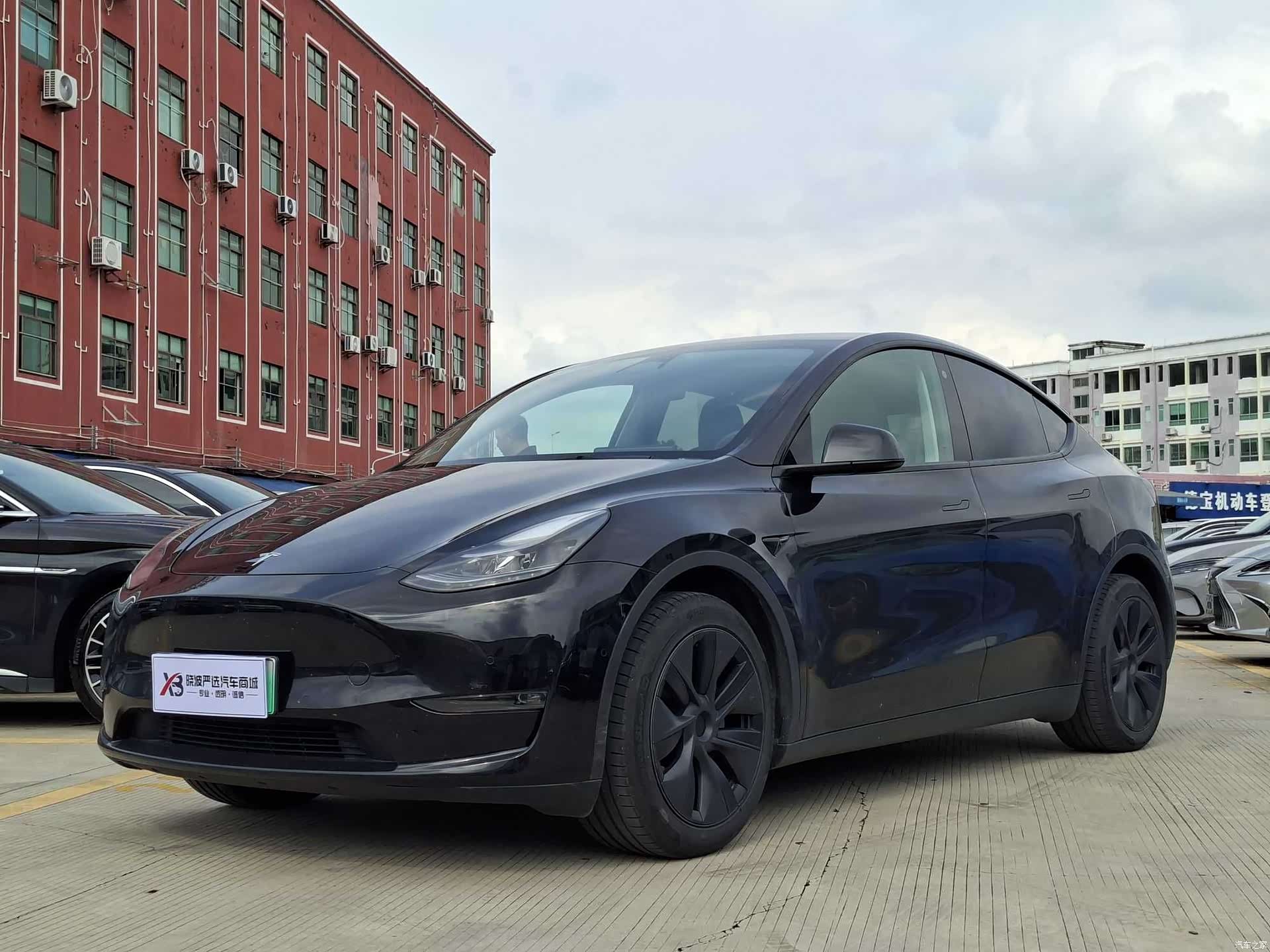 Tesla Model Y, 2024 1