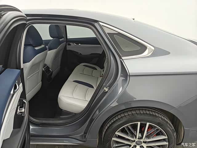 Geely Preface, 2023 8