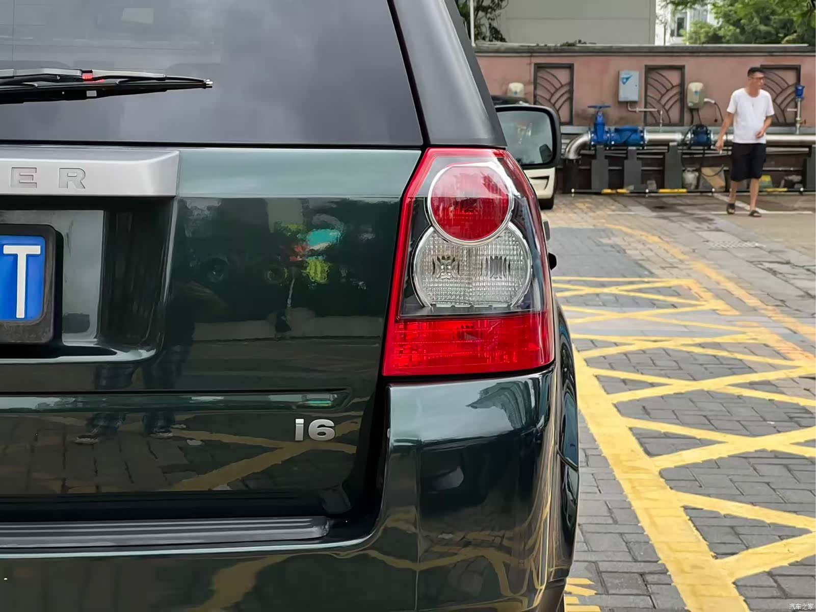 Land Rover i6, 2010 12