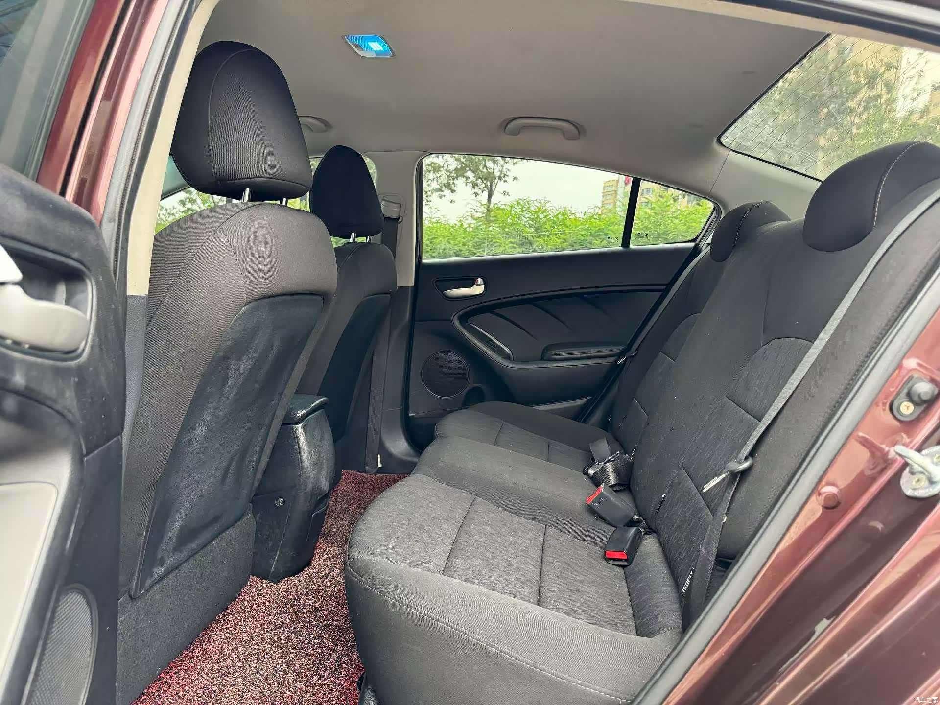 Kia K3, 2013 6