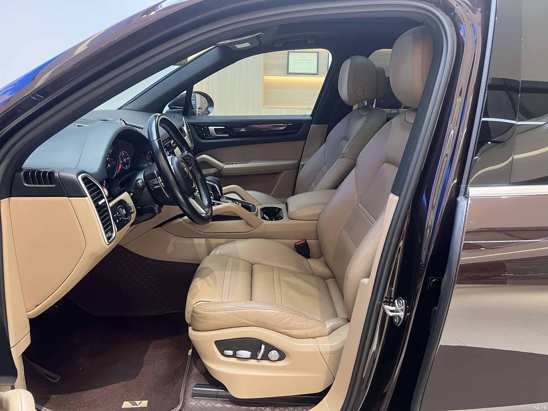 Porsche Cayenne, 2018 все фото