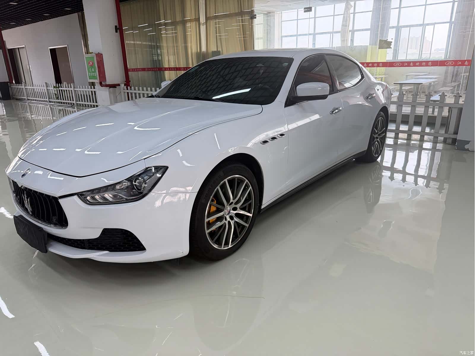 Maserati Ghibli, 2016 1