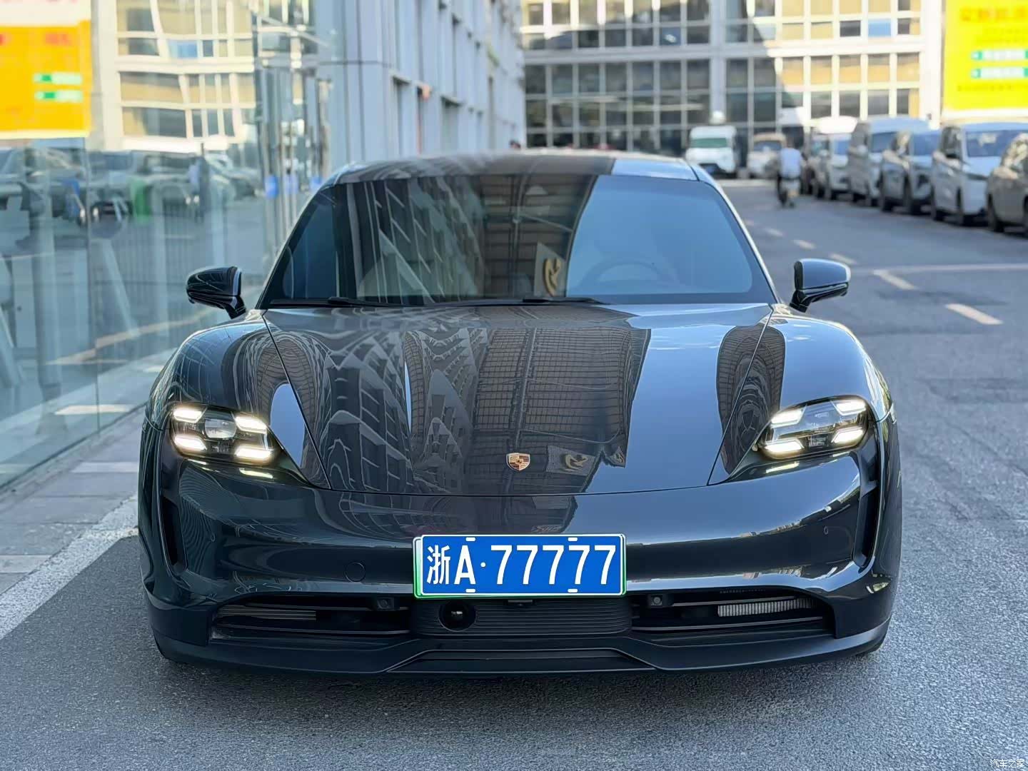 Porsche Taycan, 2021 2