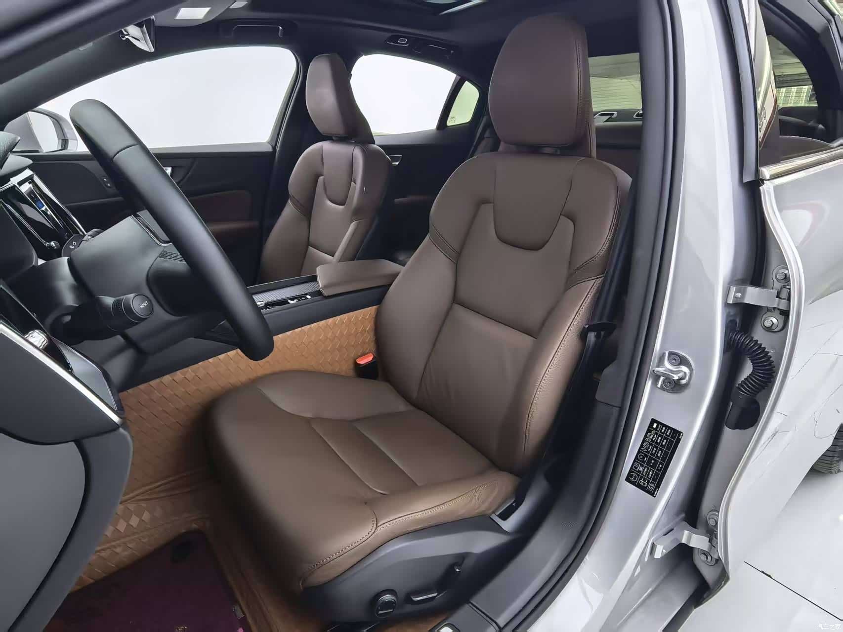 Volvo S60, 2023 9