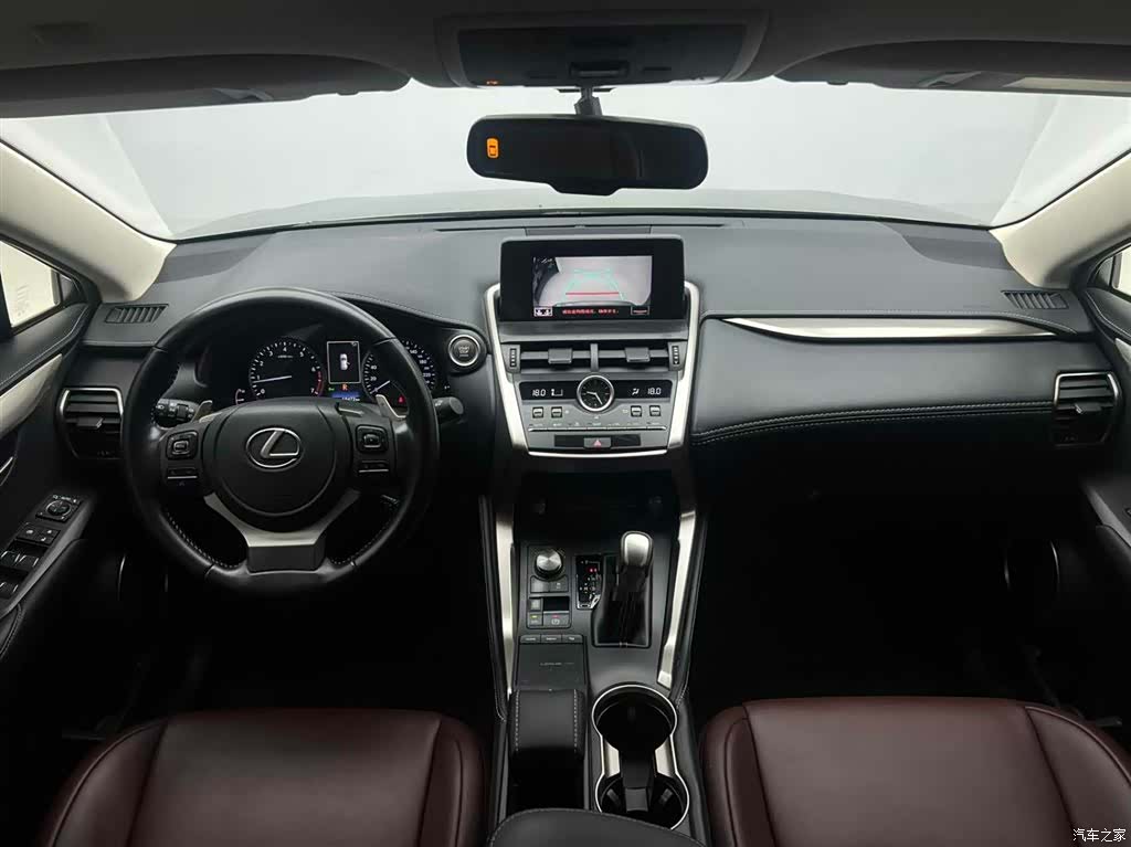 Lexus NX, 2021 21