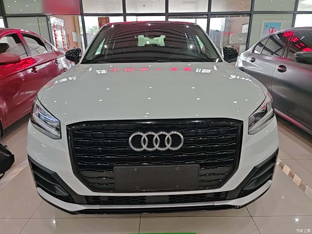 Audi Q2L, 2019 3