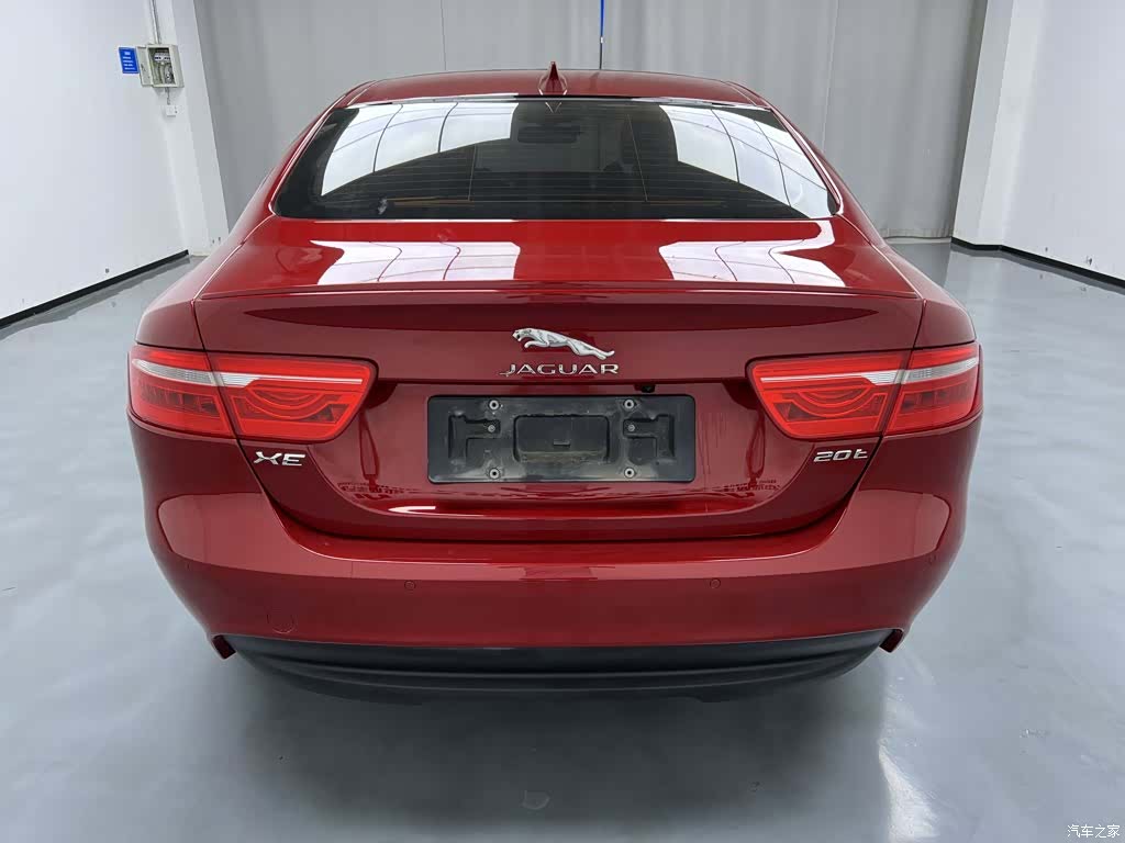 Jaguar XE, 2017 все фото