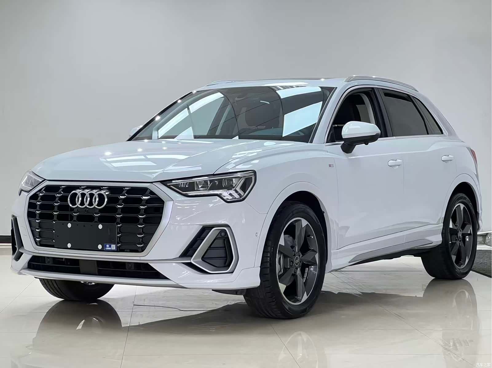 Audi Q3, 2022 1