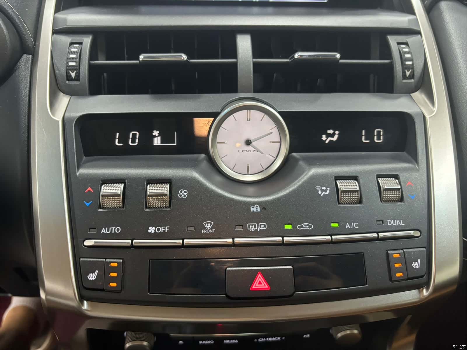 Lexus NX, 2019 16