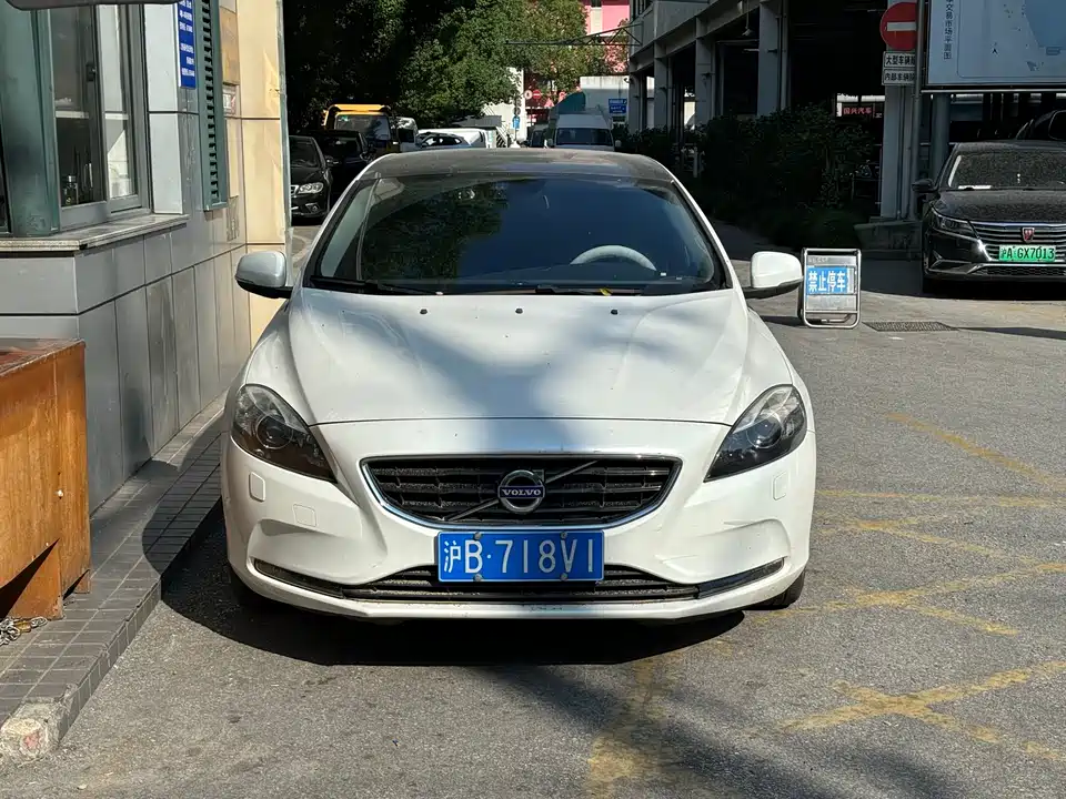 Volvo V40