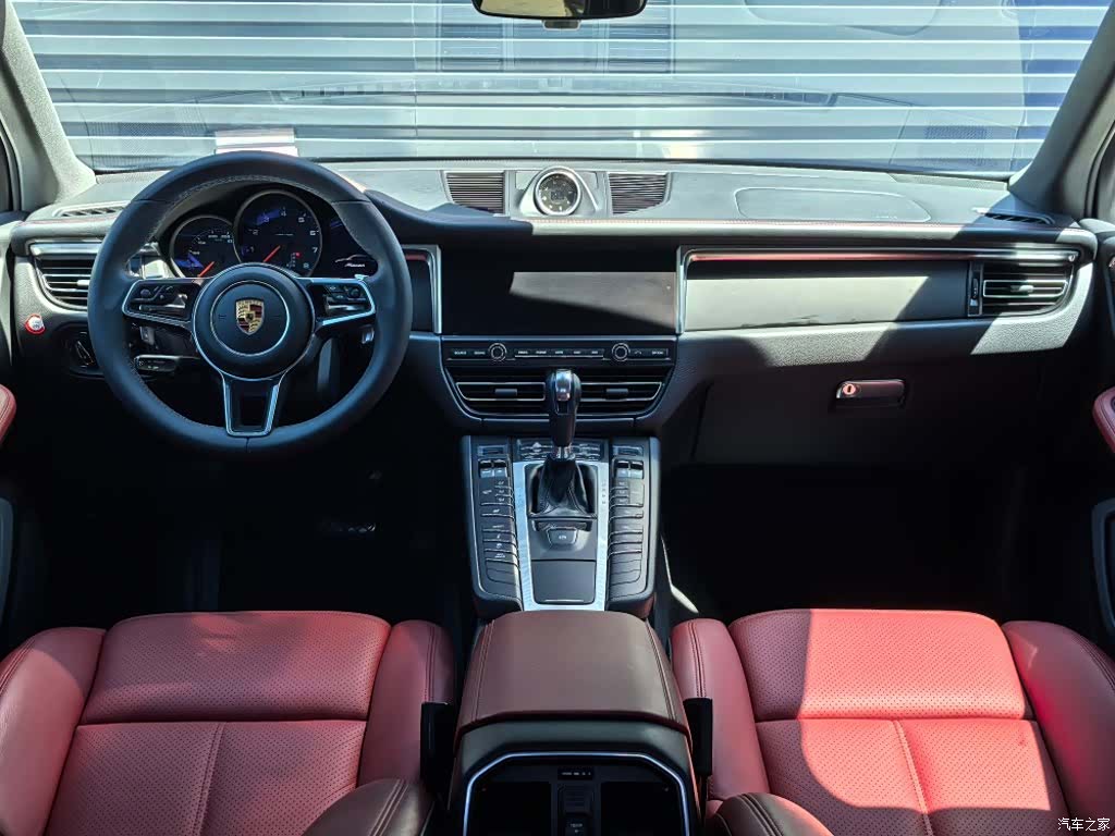 Porsche Macan, 2020 все фото