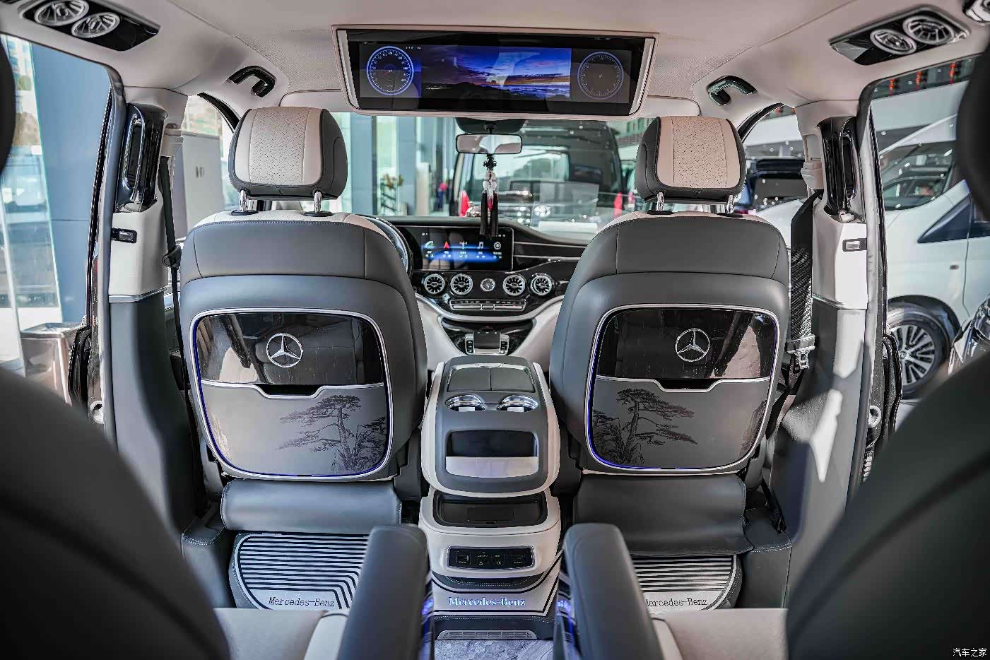 Mercedes-Benz 7, 2024 13