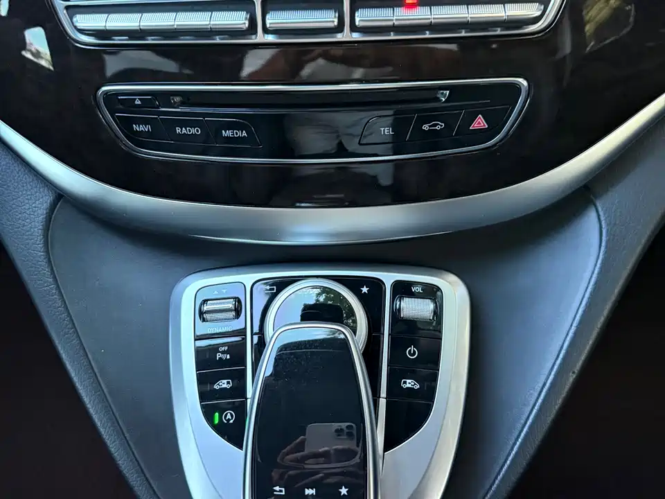 Mercedes-Benz V-class