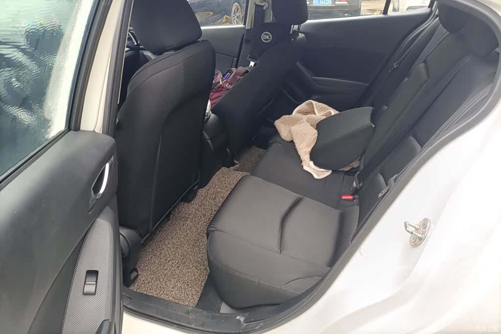 Mazda Mazda3, 2016 11