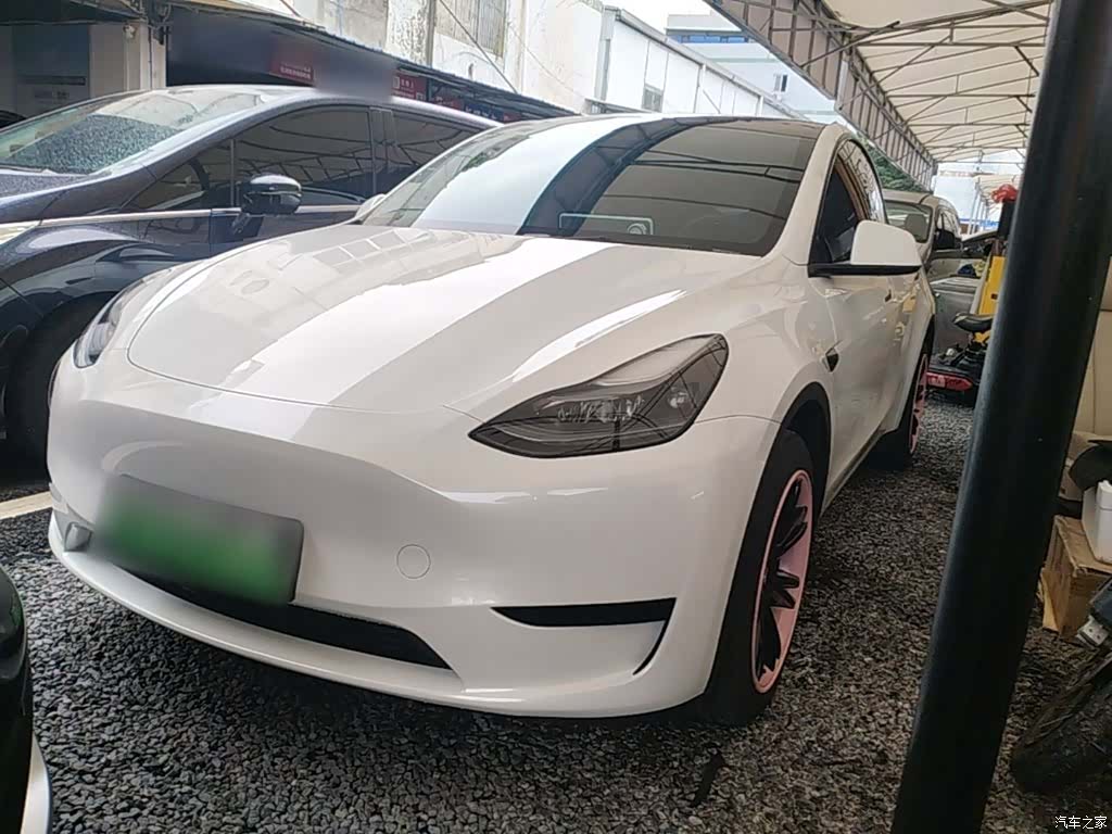 Tesla Model Y, 2024 1