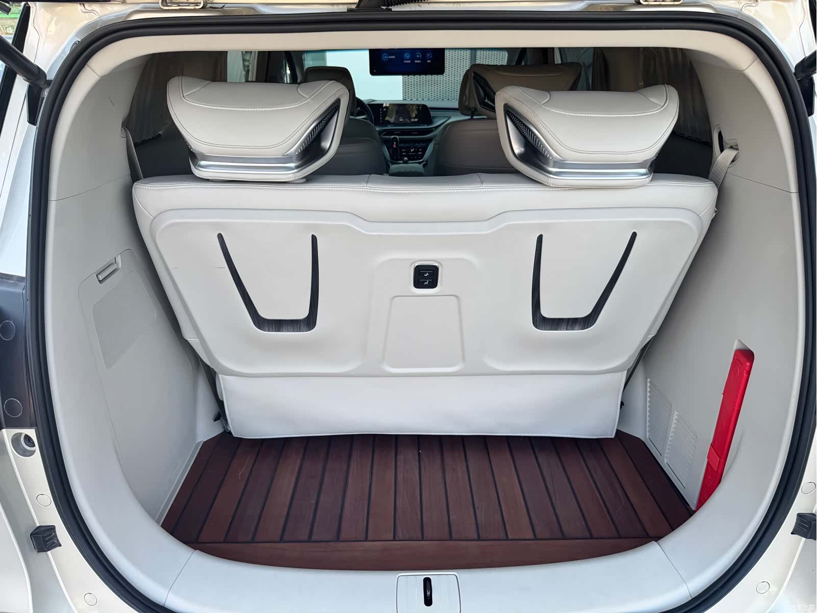 Buick GL8, 2022 10