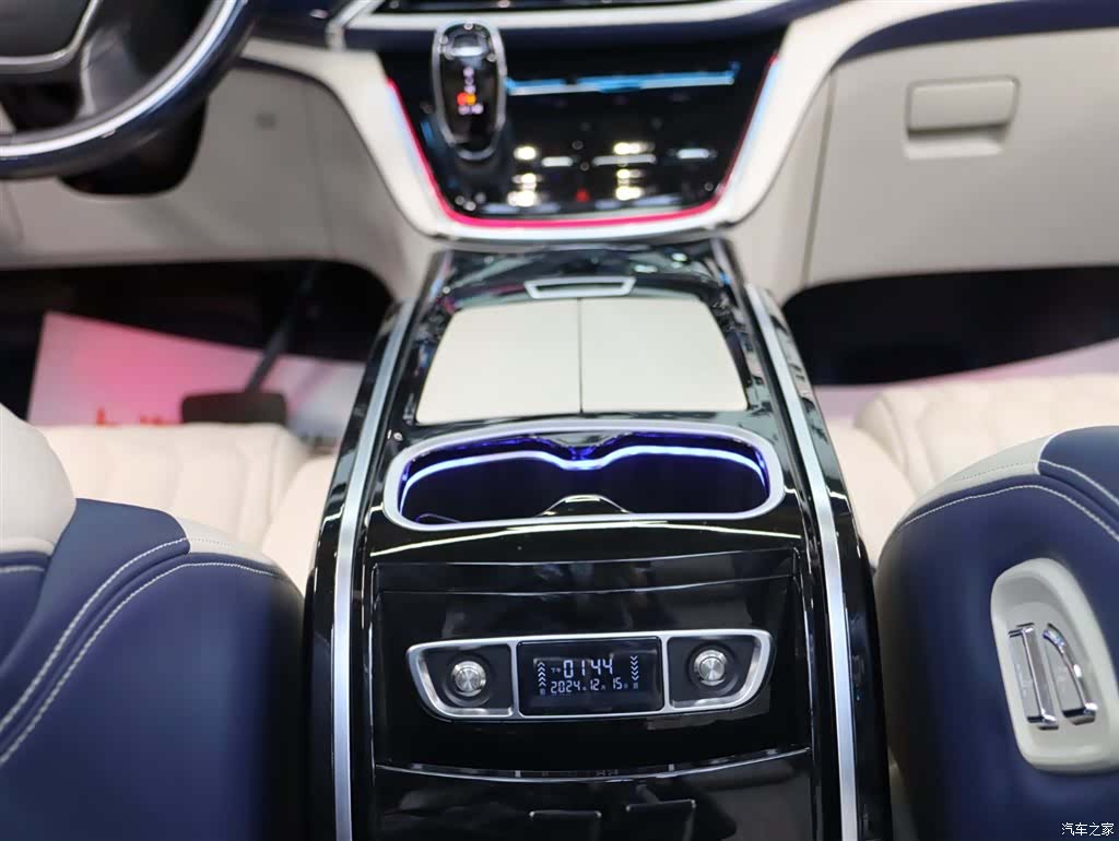 Buick GL8, 2023 30