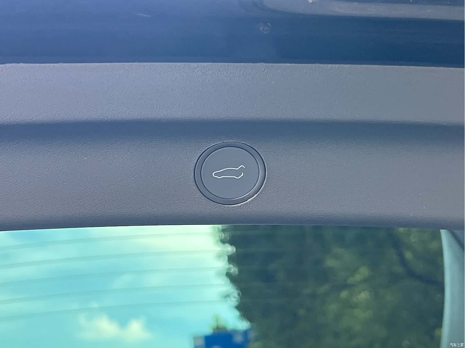 Tesla Model Y, 2023 19