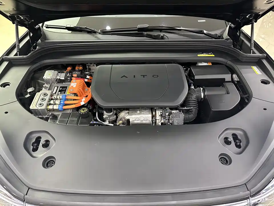 AITO Ask the world M9