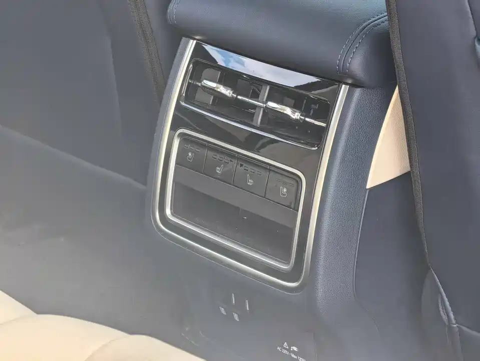 Great Wall Mountain and sea cannon