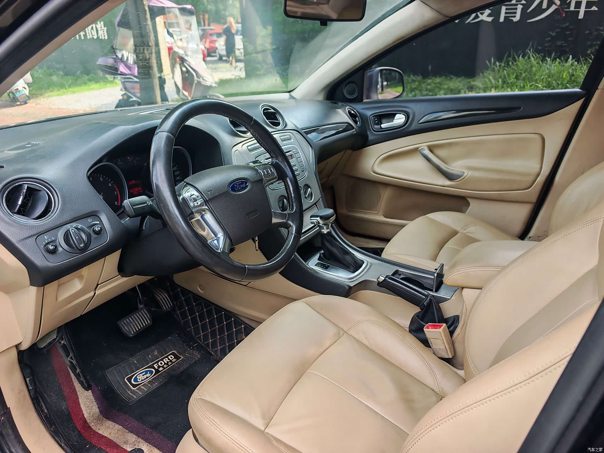 Ford Mondeo, 2010 4