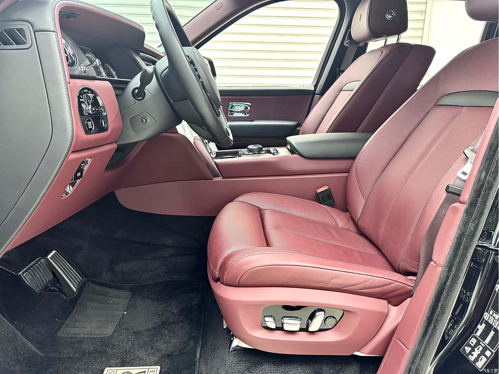 Rolls-Royce Cullinan, 2022 12