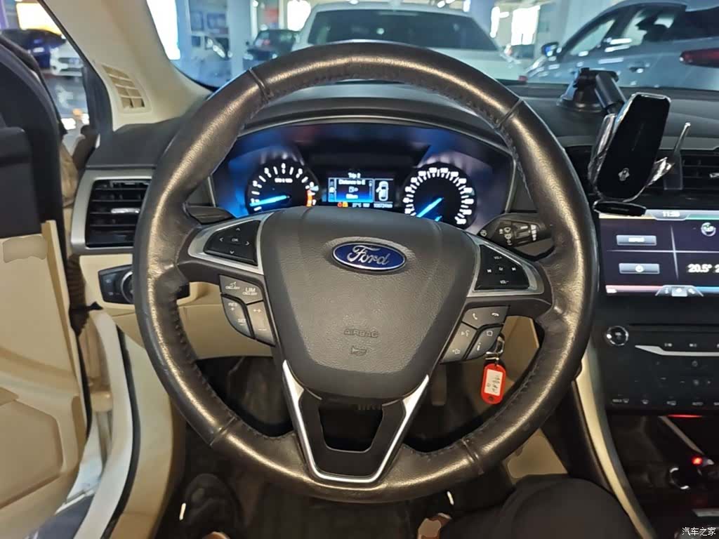 Ford Mondeo, 2014 11