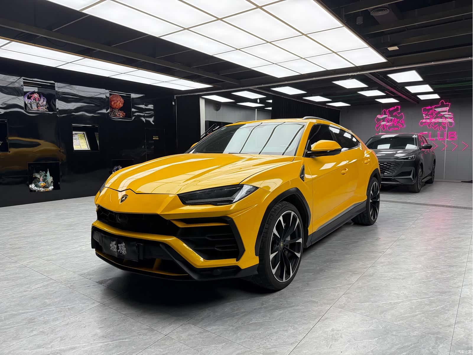 Lamborghini Urus, 2019 1