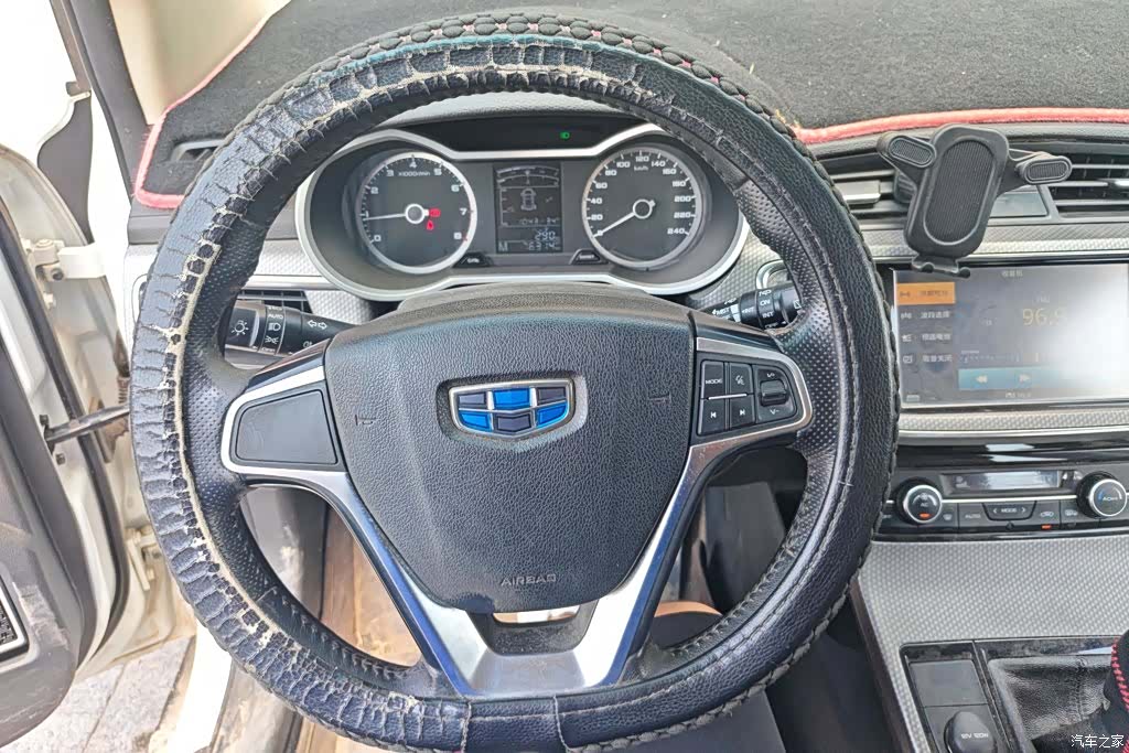 Geely Emgrand, 2017 15