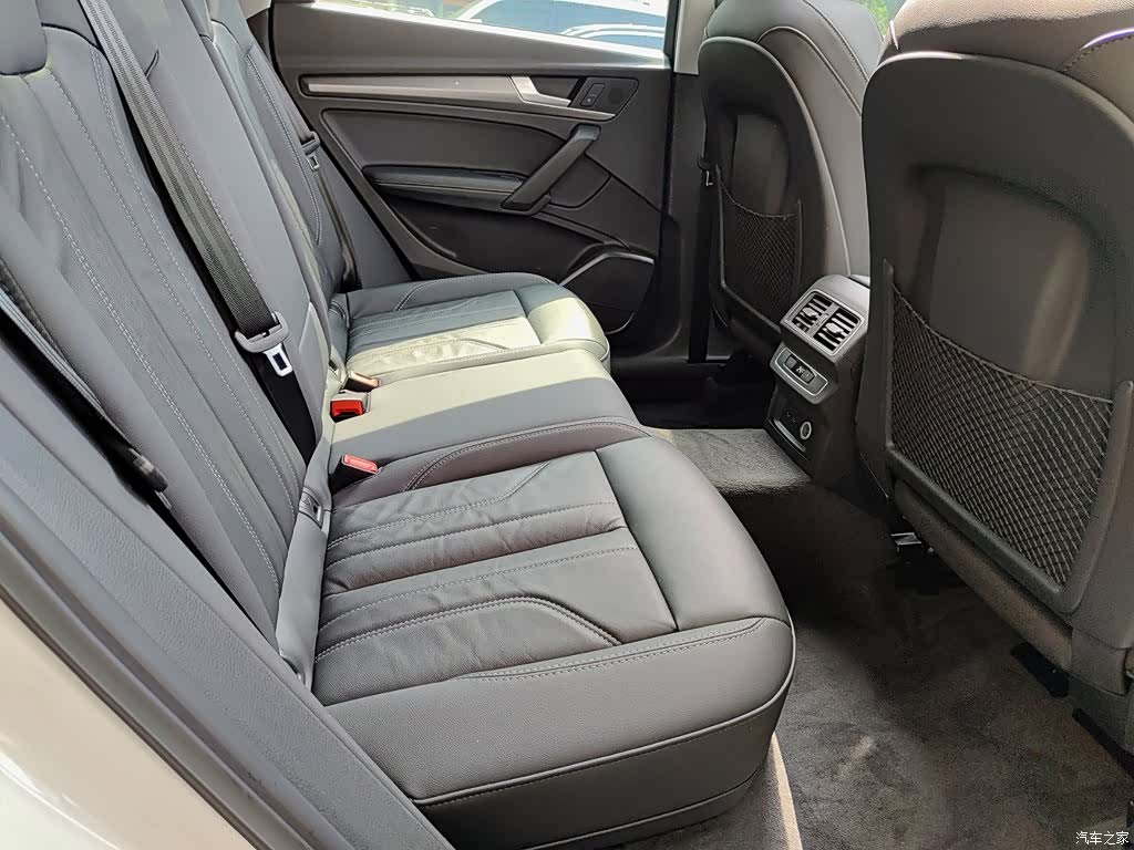 Audi Q5L, 2022 11