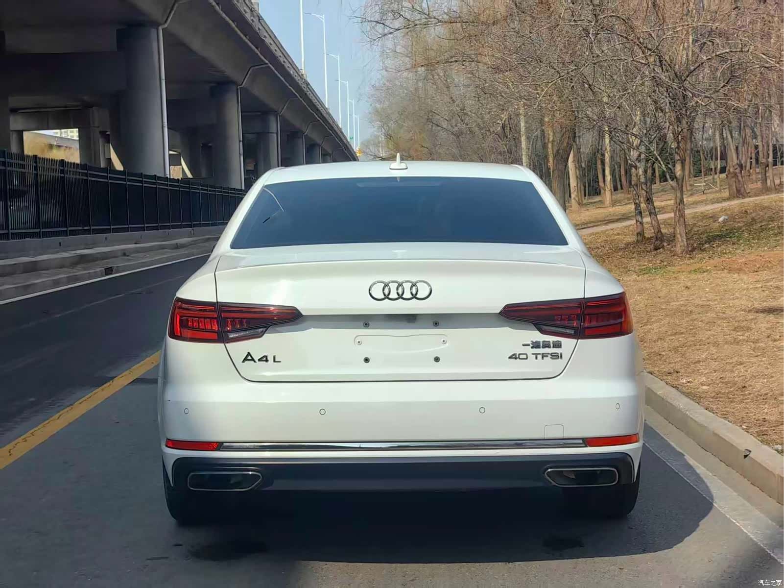 Audi A4L, 2019 все фото