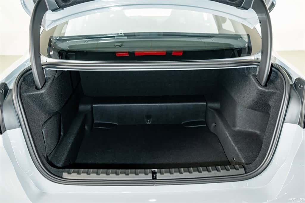 BMW 2 Series, 2025 24