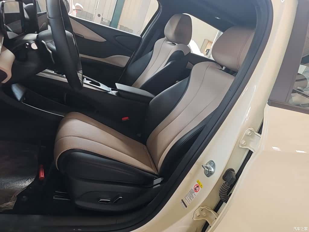 BYD Dolphin, 2025 15