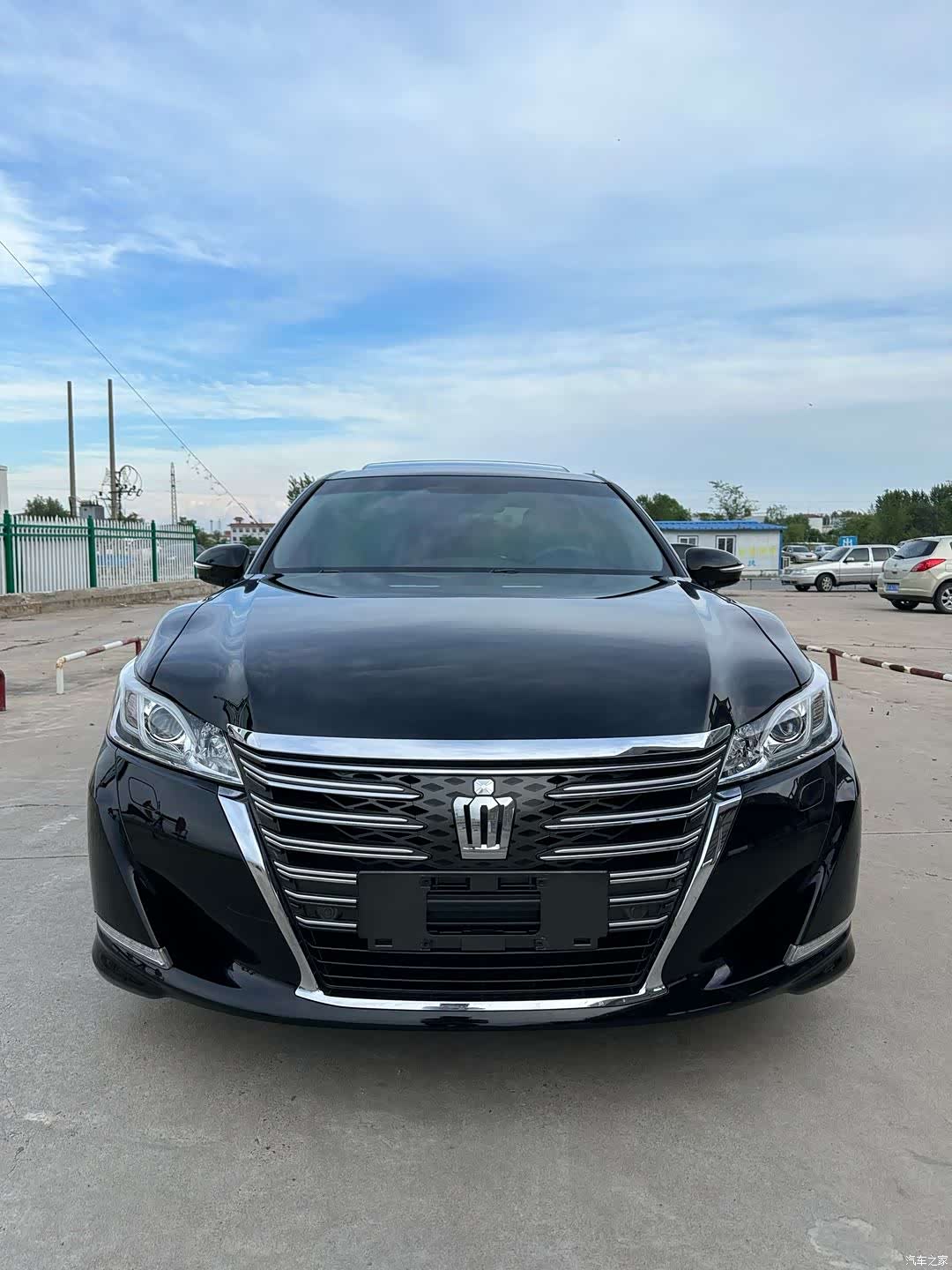 Toyota Crown, 2017 3