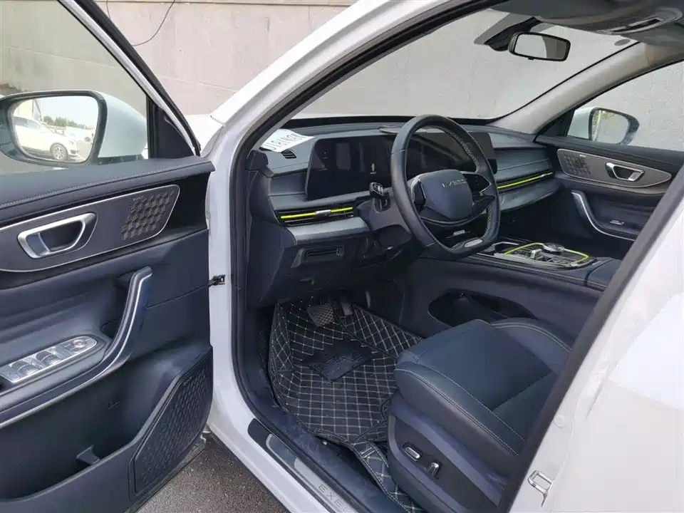 Exeed Chasing the wind