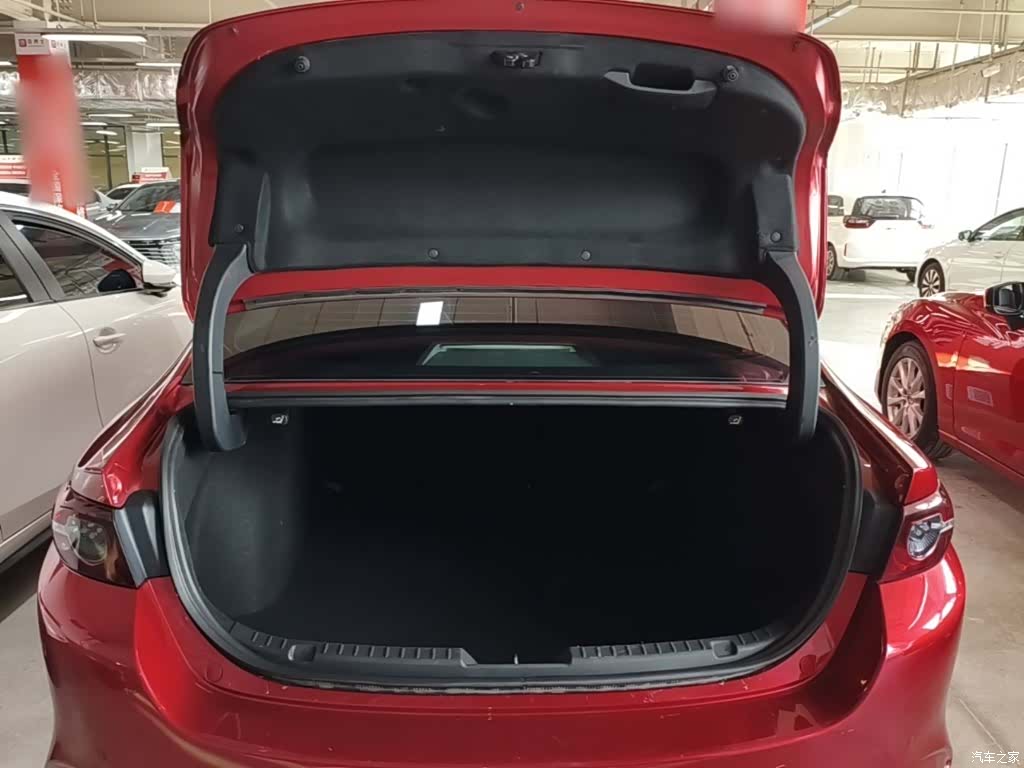 Mazda Mazda3, 2023 19