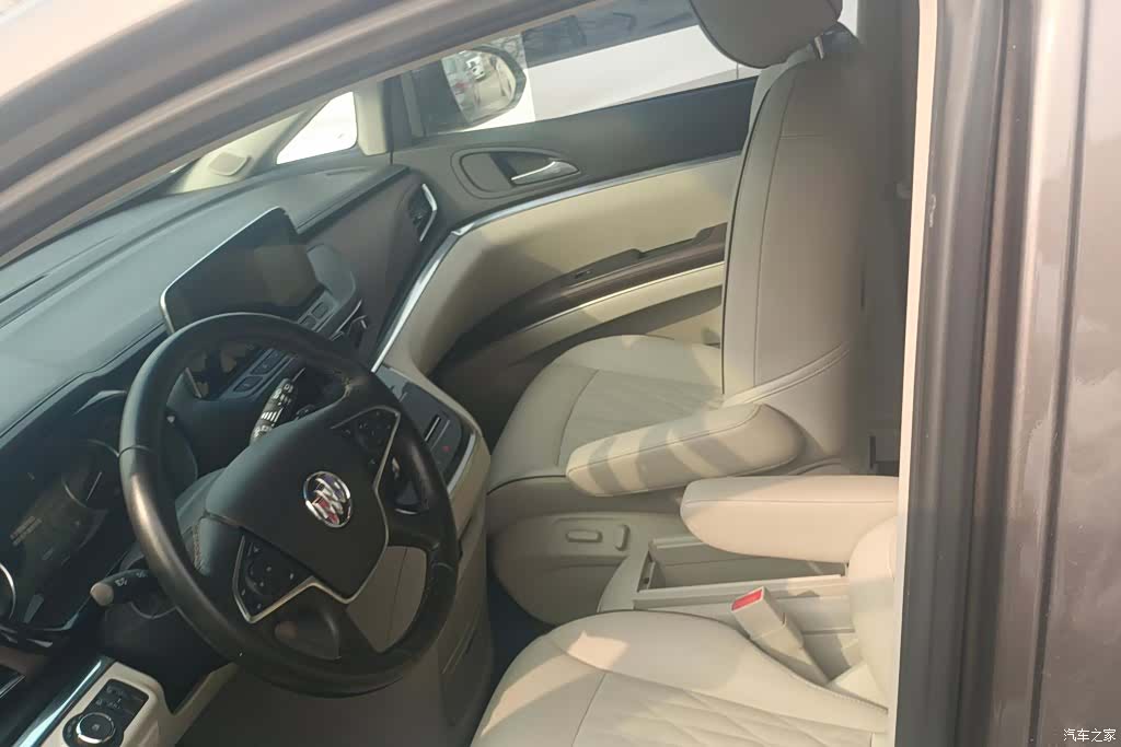 Buick GL8, 2021 9