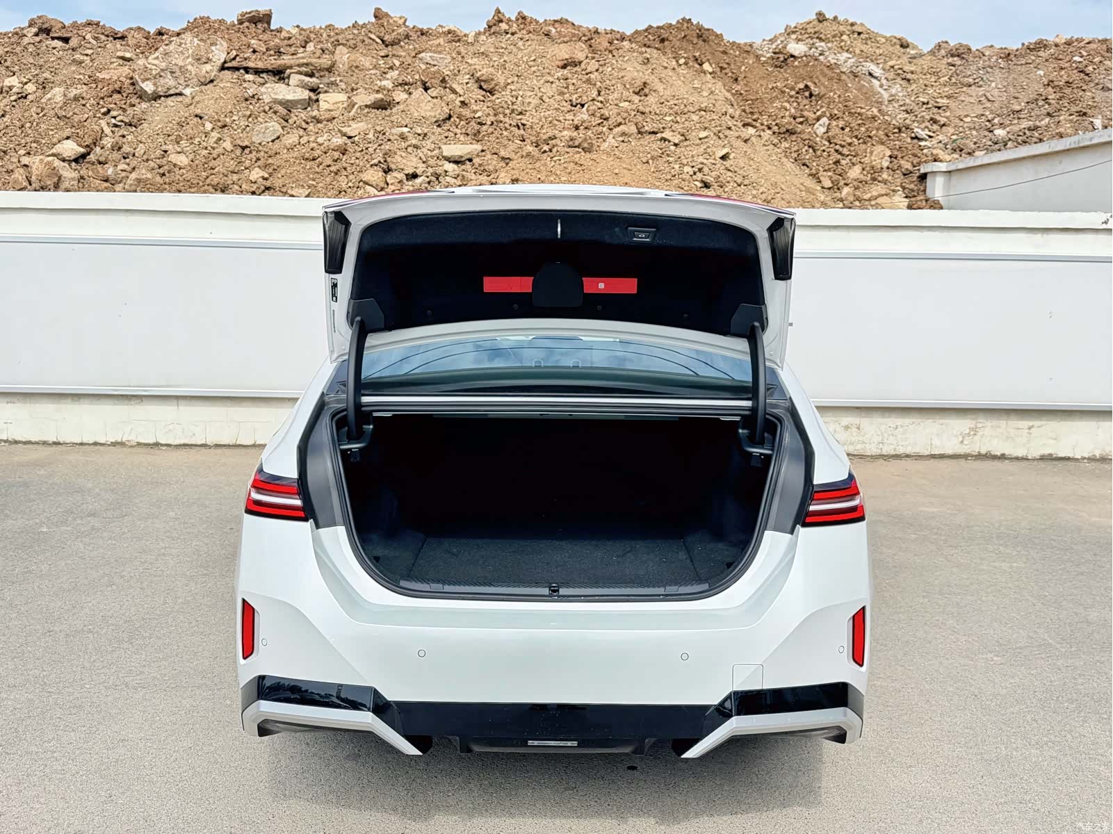 BMW i5, 2025 7
