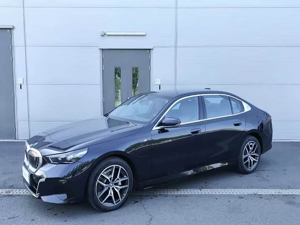 BMW i5