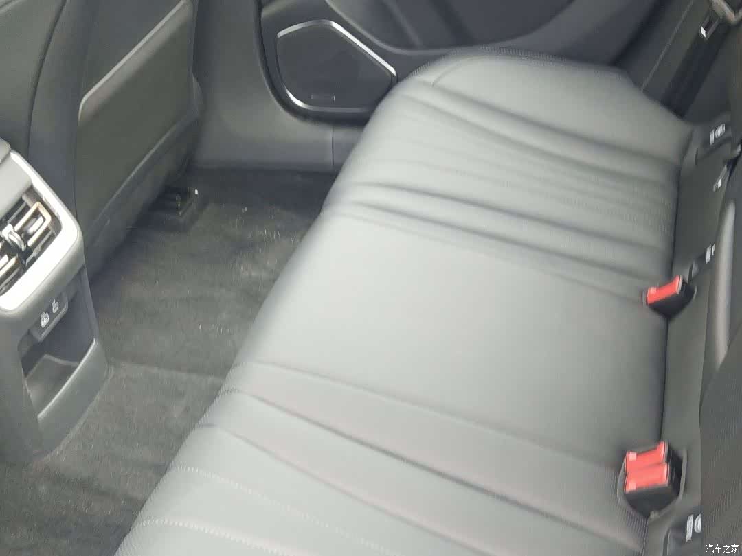 Hongqi H5, 2024 6