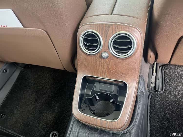 Mercedes-Benz E-Class, 2021 12