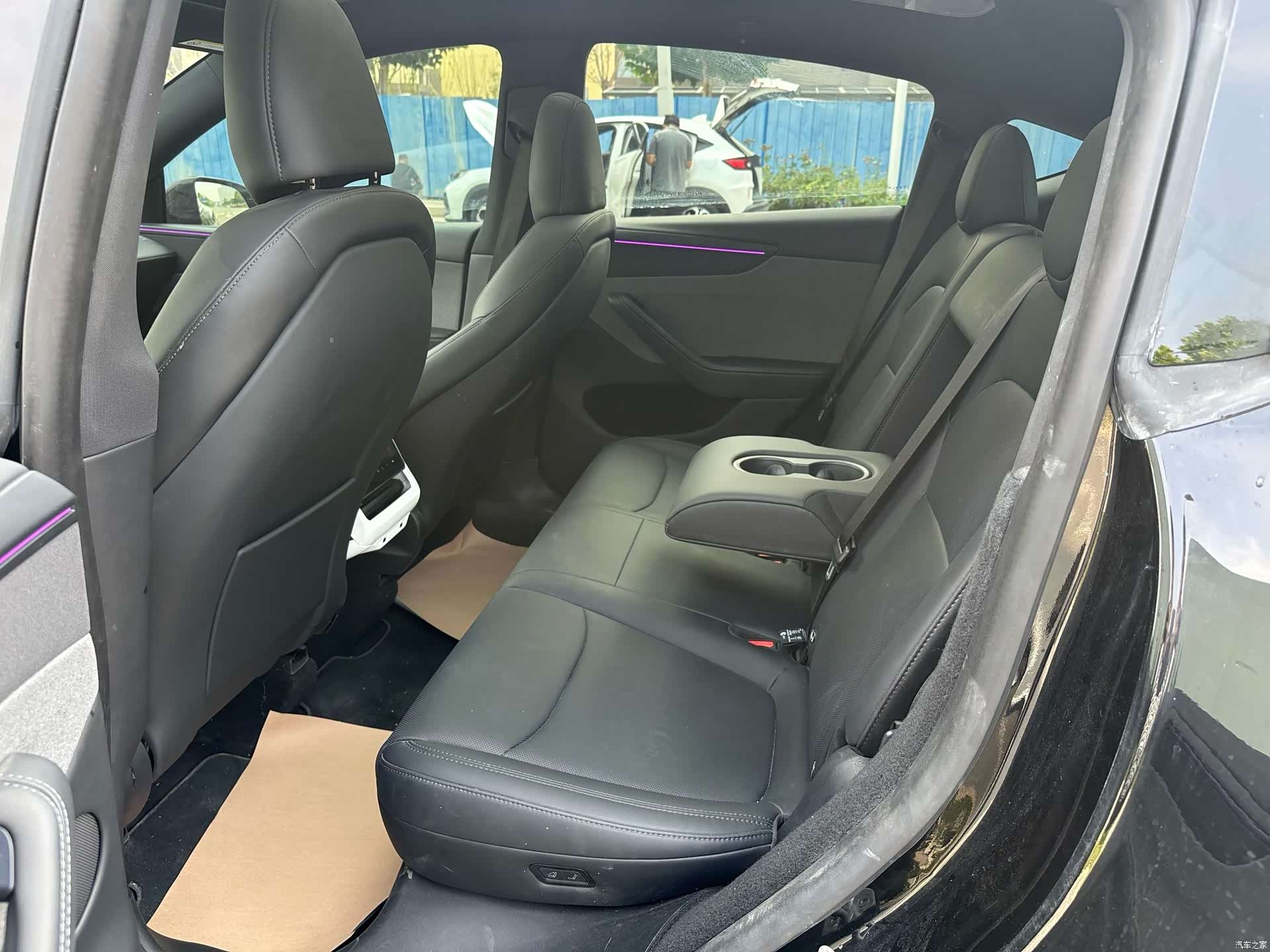 Tesla Model Y, 2026 7