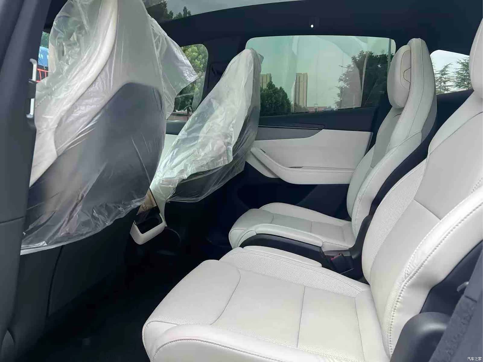 Tesla Model Y, 2025 все фото