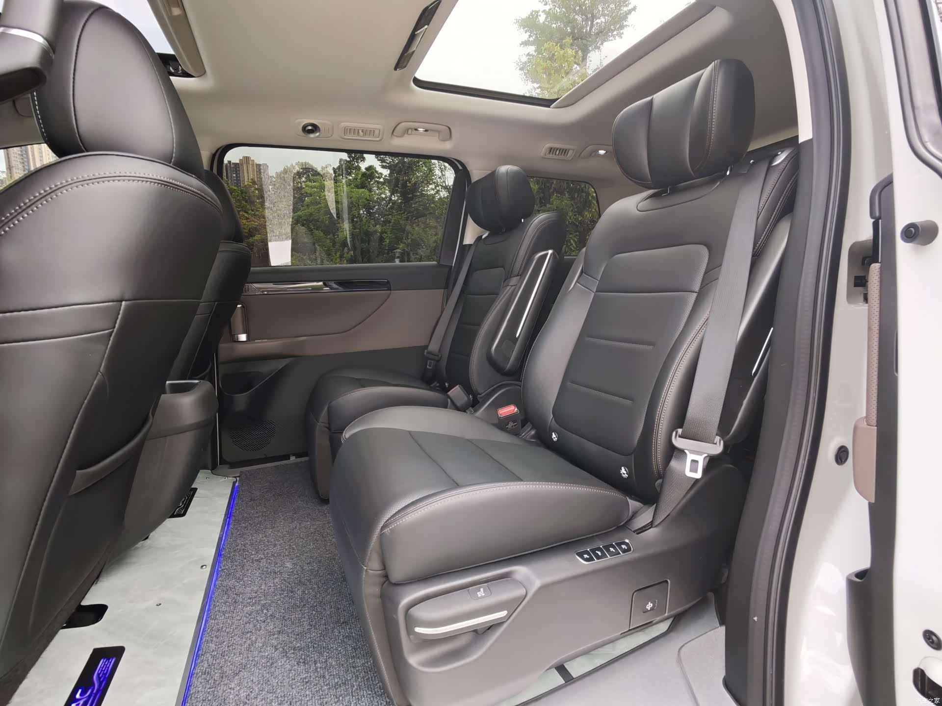 Trumpchi E8, 2024 9