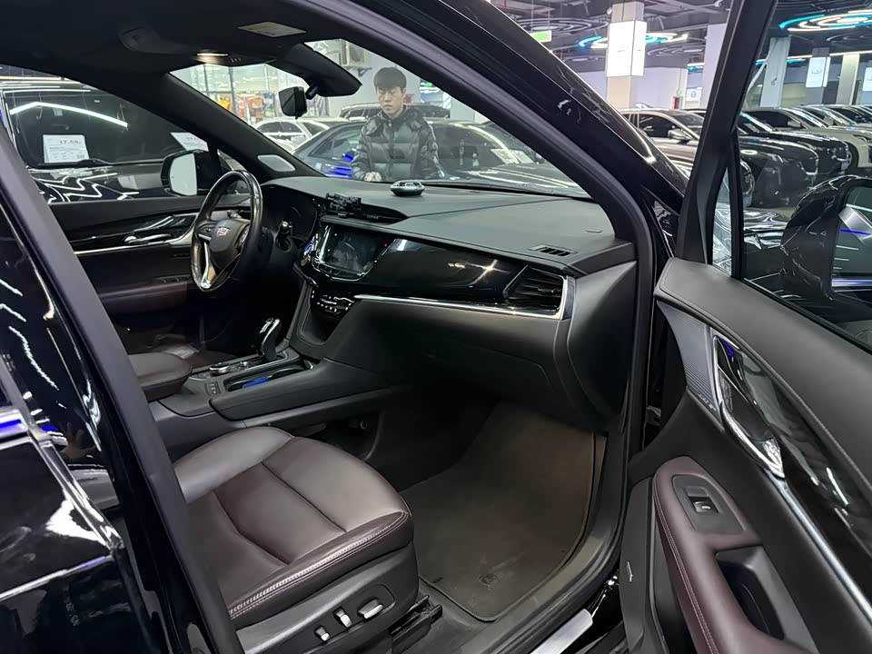 Cadillac XT6