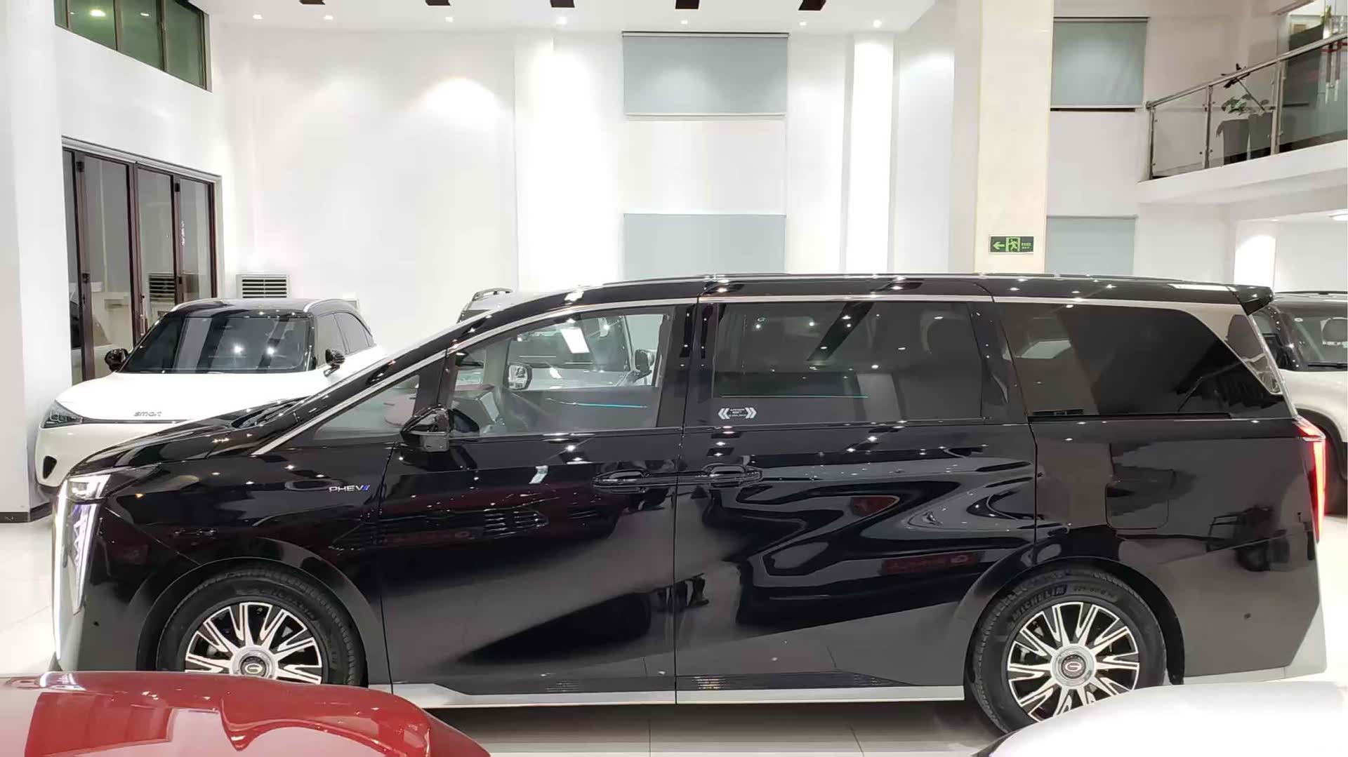 Trumpchi E9, 2025 15