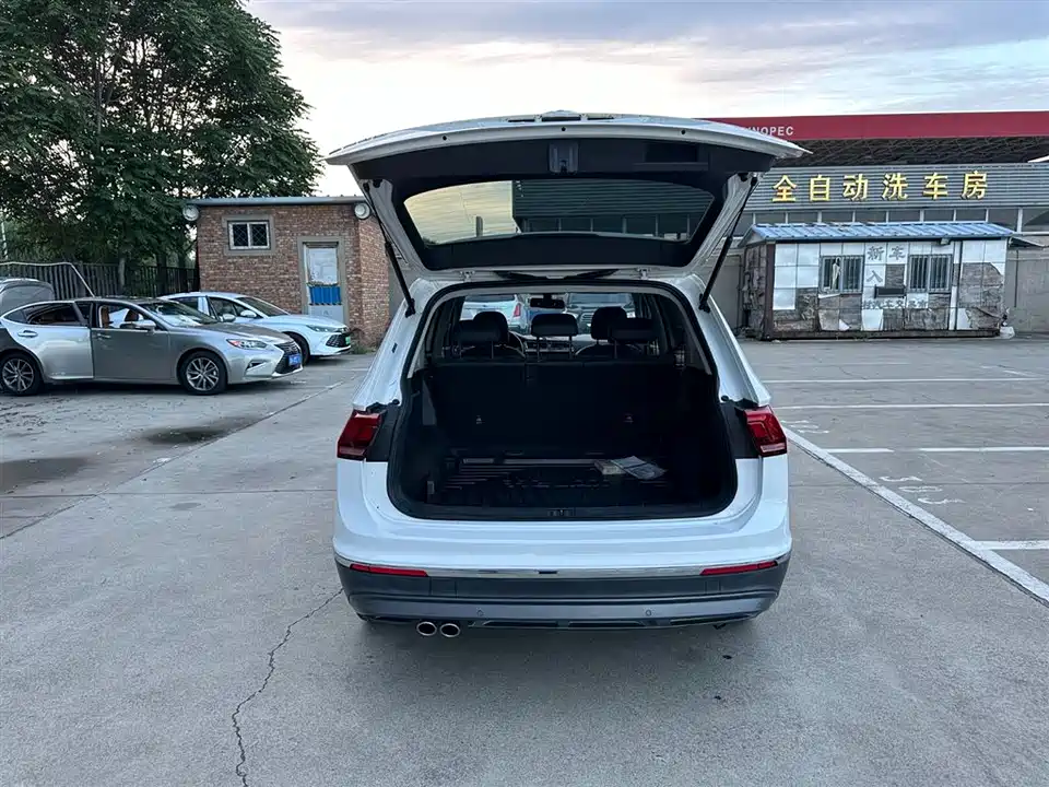 Volkswagen Tiguan L