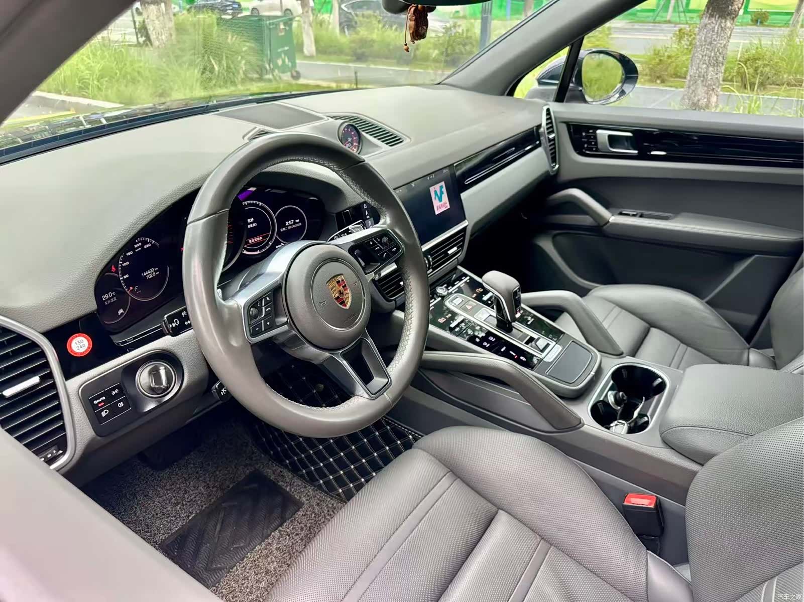 Porsche Cayenne, 2018 13