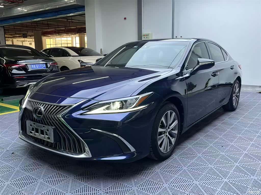 Lexus ES, 2019 1